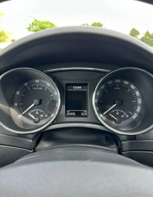 Skoda Superb cena 46500 przebieg: 65478, rok produkcji 2015 z Szczecin małe 106